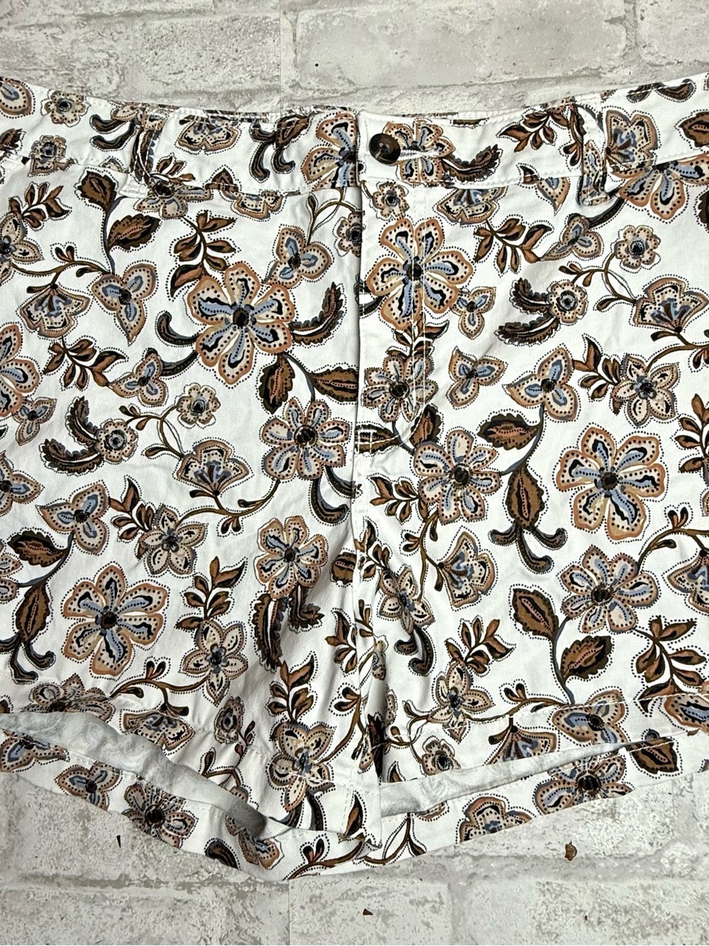A.N.A. ana White Shorty Shorts Brown Paisley Print BEAUTIFUL 🤩 Canvas EUC 18 😍